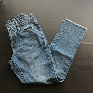 Universal Thread | High Rise Straight Raw Hem Jean